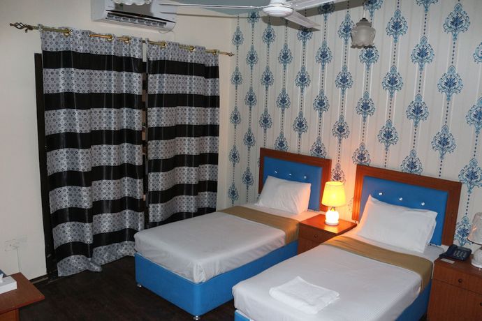 Imagen de la habitación del New Avon Hotel. Foto 5