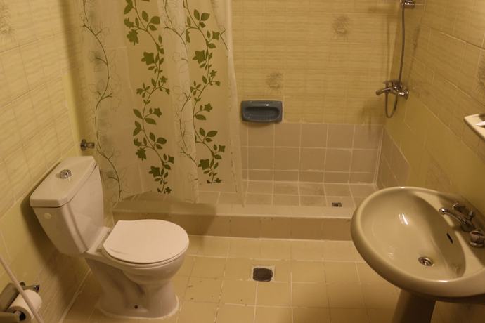 Imagen de la habitación del New Avon Hotel. Foto 9
