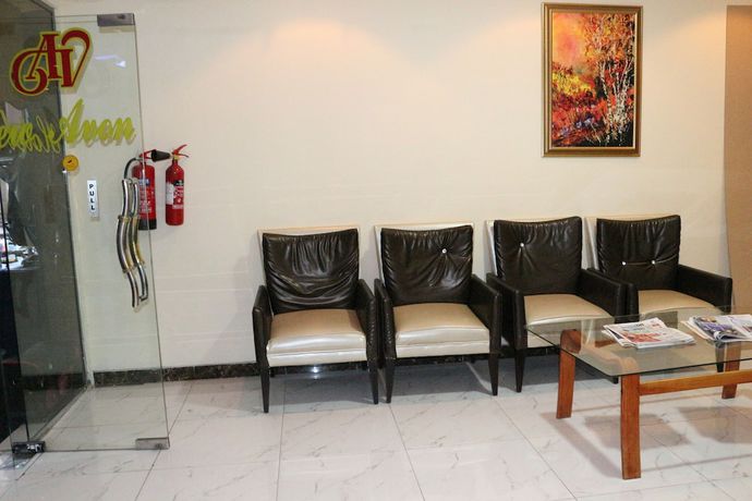 Imagen de los interiores del New Avon Hotel. Foto 16
