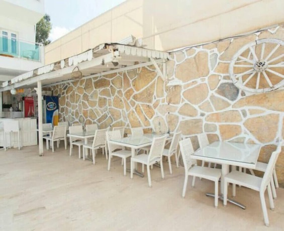 Imagen del bar/restaurante del New Bodrum Hotel. Foto 5