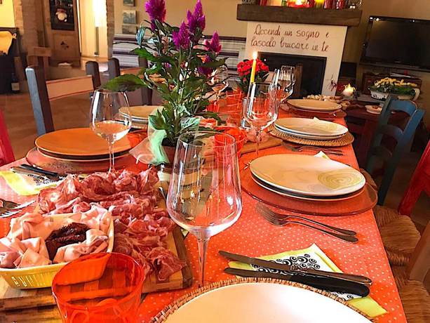 Imagen de la habitación del New Casale Volare Stylish Tuscany Farmhouse With House Chef Pool Pet Friendly Thermal Baths. Foto 3