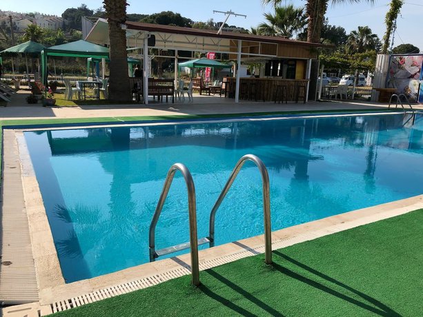 Imagen de la piscina del New Iday Hotel. Foto 11