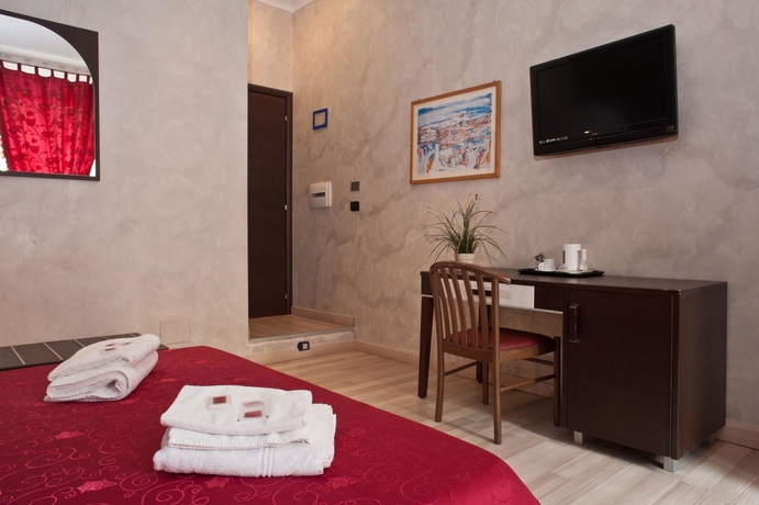 Imagen de los interiores del New Inn, Roma. Foto 16