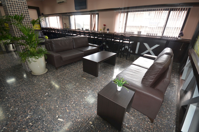 Imagen de los interiores del New Metropole Hotel. Foto 9