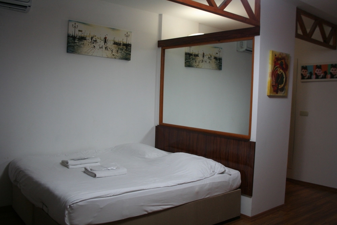 Imagen de la habitación del New Pera Hotel. Foto 4