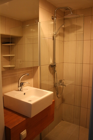 Imagen de la habitación del New Pera Hotel. Foto 5