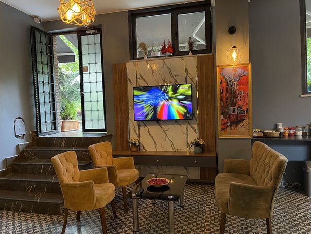 Imagen de los interiores del New Taksim Hotel. Foto 18