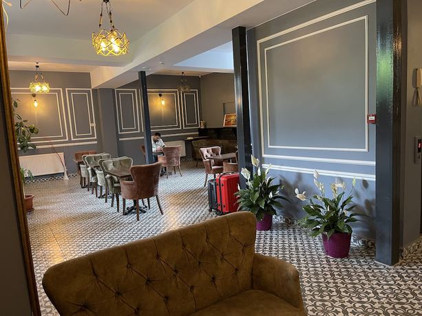 Imagen de los interiores del New Taksim Hotel. Foto 19