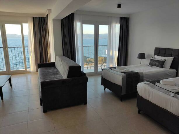 Imagen de la habitación del Ni Marin Hotel. Foto 13