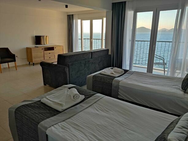 Imagen de la habitación del Ni Marin Hotel. Foto 16