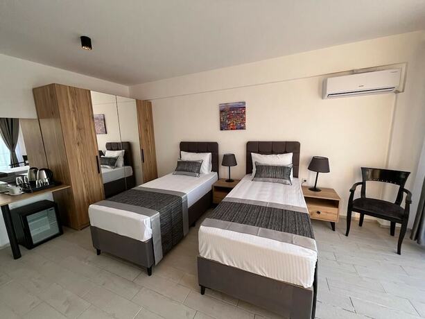 Imagen de la habitación del Ni Marin Hotel. Foto 17