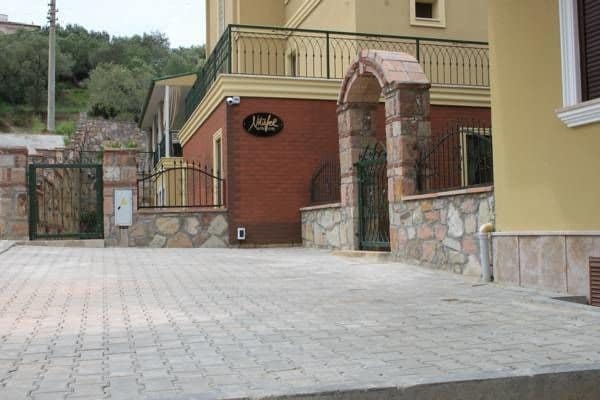 Imagen de los exteriores del Nilufer Otel - Adult Only. Foto 13