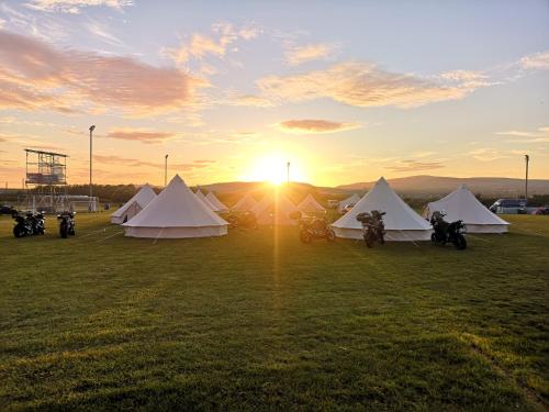 Imagen general del Nine Yards Bell Tents at the TT. Foto 9