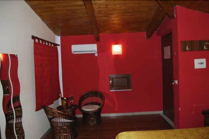 Imagen de la habitación del Ninfa Hotel. Foto 9