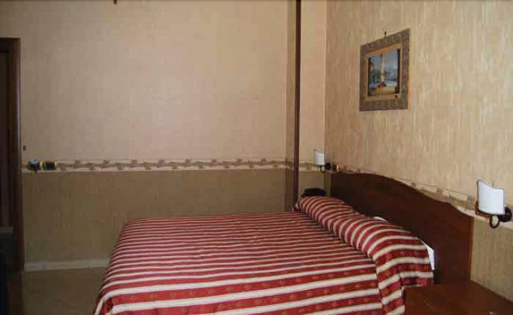 Imagen de la habitación del Ninfa Hotel. Foto 12