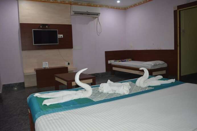 Imagen de la habitación del Nirmala Residency. Foto 13