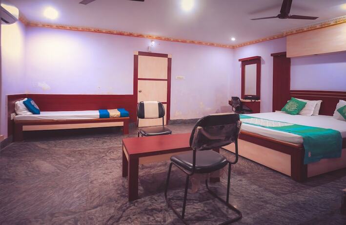 Imagen de la habitación del Nirmala Residency. Foto 14