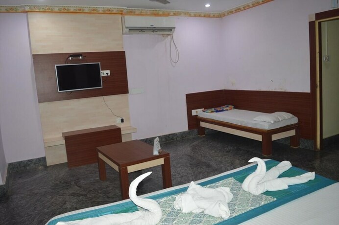 Imagen de la habitación del Nirmala Residency. Foto 17