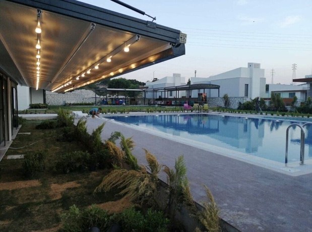 Imagen de la piscina del No 48 Ala&ccedil;atı Boutique Hotel. Foto 8