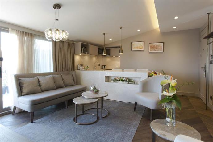 Imagen de los interiores del Noble22 Suites. Foto 16