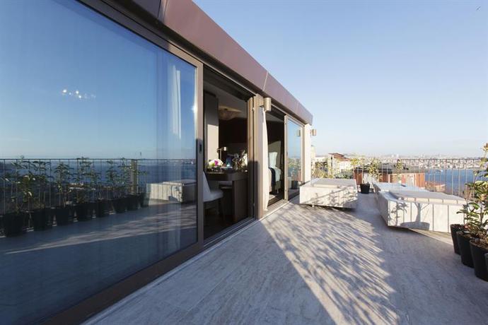 Imagen de los exteriores del Noble22 Suites. Foto 15