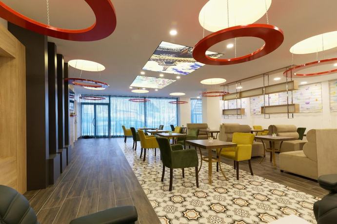 Imagen del bar/restaurante del Nokta Suites Hotel. Foto 2