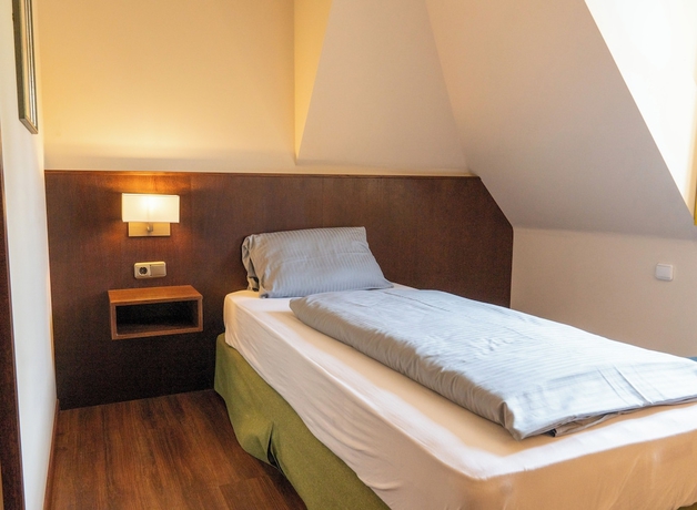 Imagen de la habitación del Noon Mirch Hotel Restaurant. Foto 2