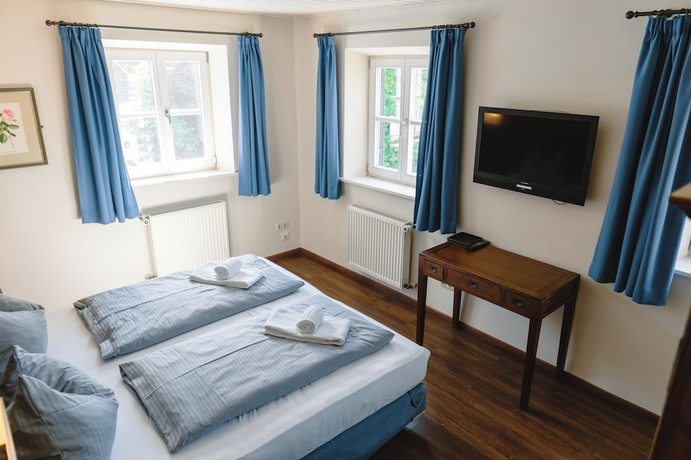 Imagen de la habitación del Noon Mirch Hotel Restaurant. Foto 5