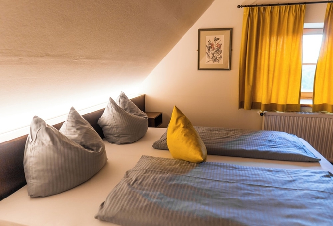 Imagen de la habitación del Noon Mirch Hotel Restaurant. Foto 12