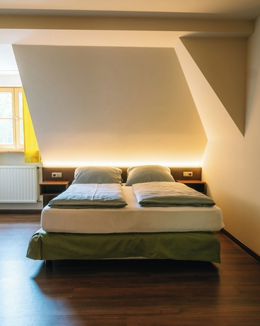 Imagen de la habitación del Noon Mirch Hotel Restaurant. Foto 13