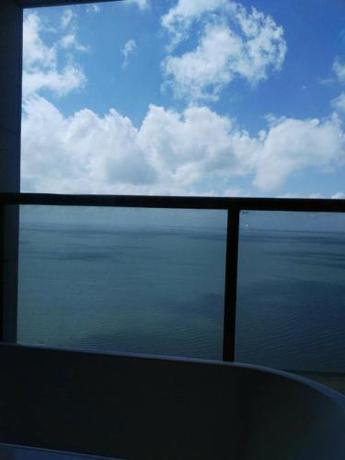 Imagen de la habitación del North Bay No.1 Ocean View Apartment Hotel. Foto 8