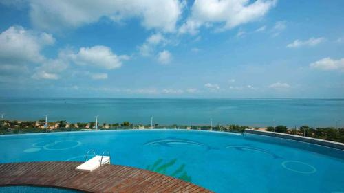 Imagen general del North Bay No.1 Ocean View Apartment Hotel. Foto 4