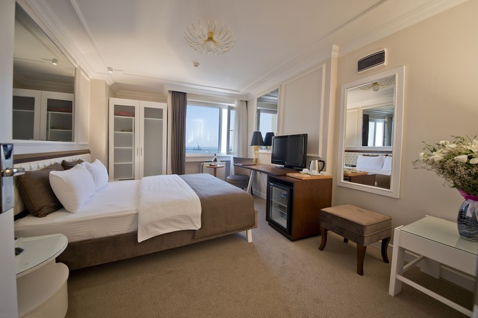 Imagen de la habitación del North Point Hotel. Foto 7
