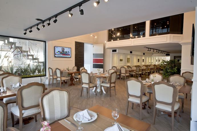 Imagen del bar/restaurante del North Point Hotel. Foto 6