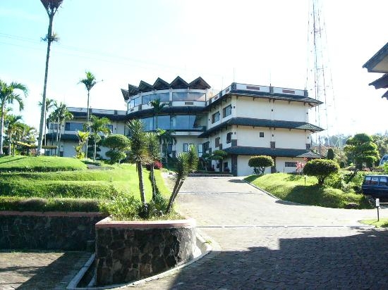 Imagen de los exteriores del Nuansa Maninjau Resort. Foto 2