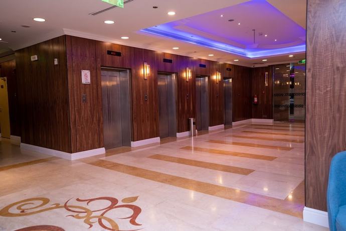 Imagen de los interiores del Nusk Al Hijrah Hotel. Foto 18