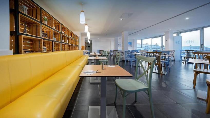 Imagen de los interiores del OCEAN HILL - Adults Only. Foto 8