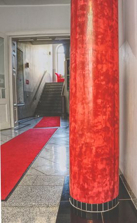 Imagen de los interiores del OPERA Hostel. Foto 16