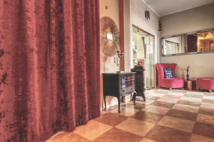 Imagen de los interiores del OPERA Hostel. Foto 20