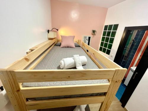 Imagen de la habitación del OPERA ROOMS. Foto 15