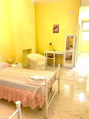 Imagen de la habitación del OSTELLO MADRE SANTINA. Foto 15