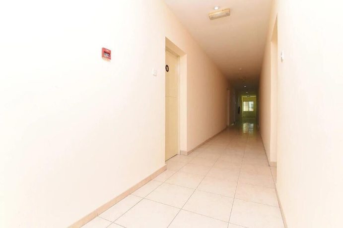 Imagen de los interiores del OYO 1202 Royal Plaza Residence -3. Foto 11