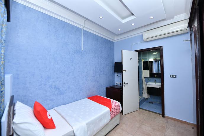 Imagen de la habitación del OYO 137 Marina Hotel. Foto 3