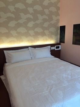Imagen de la habitación del OYO 43968 Sh Hotel Pudu. Foto 8