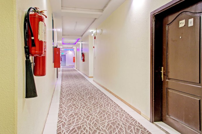 Imagen de los interiores del OYO 537 Dahtham Furnished Units. Foto 19