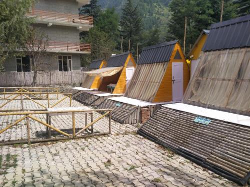 Imagen general del OYO 70151 The Hostel Glamping Pods By Workalyas. Foto 1
