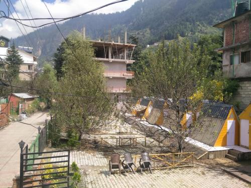 Imagen general del OYO 70151 The Hostel Glamping Pods By Workalyas. Foto 4