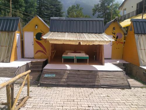 Imagen general del OYO 70151 The Hostel Glamping Pods By Workalyas. Foto 5