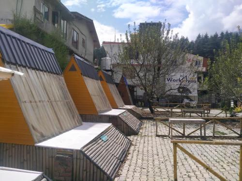 Imagen general del OYO 70151 The Hostel Glamping Pods By Workalyas. Foto 14