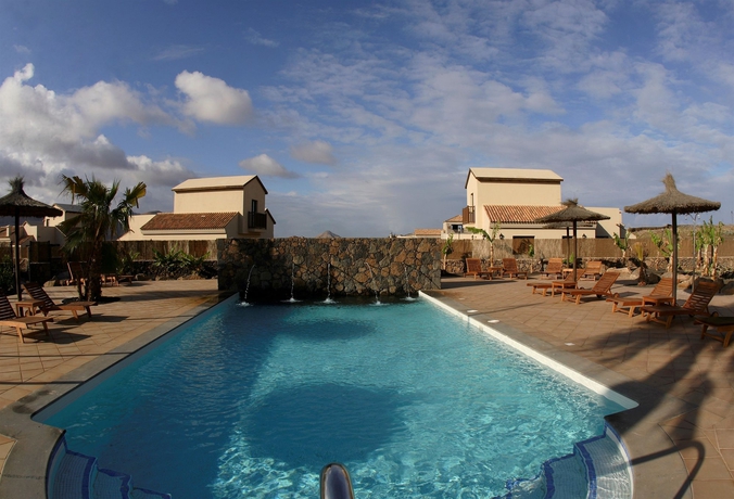 Imagen de la piscina del Oasis Hotel Boutique and Villas Casa Vieja. Foto 14